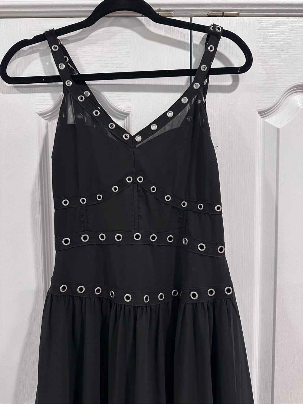 Black Grommet Detail Midi Dress - Women's - Picture 3 of 5